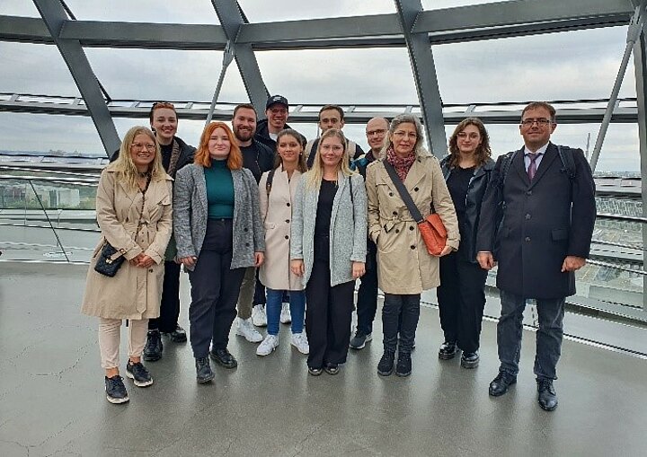 Wahlpflichtmodul zur Kindergrundsicherung zu Besuch in Berlin