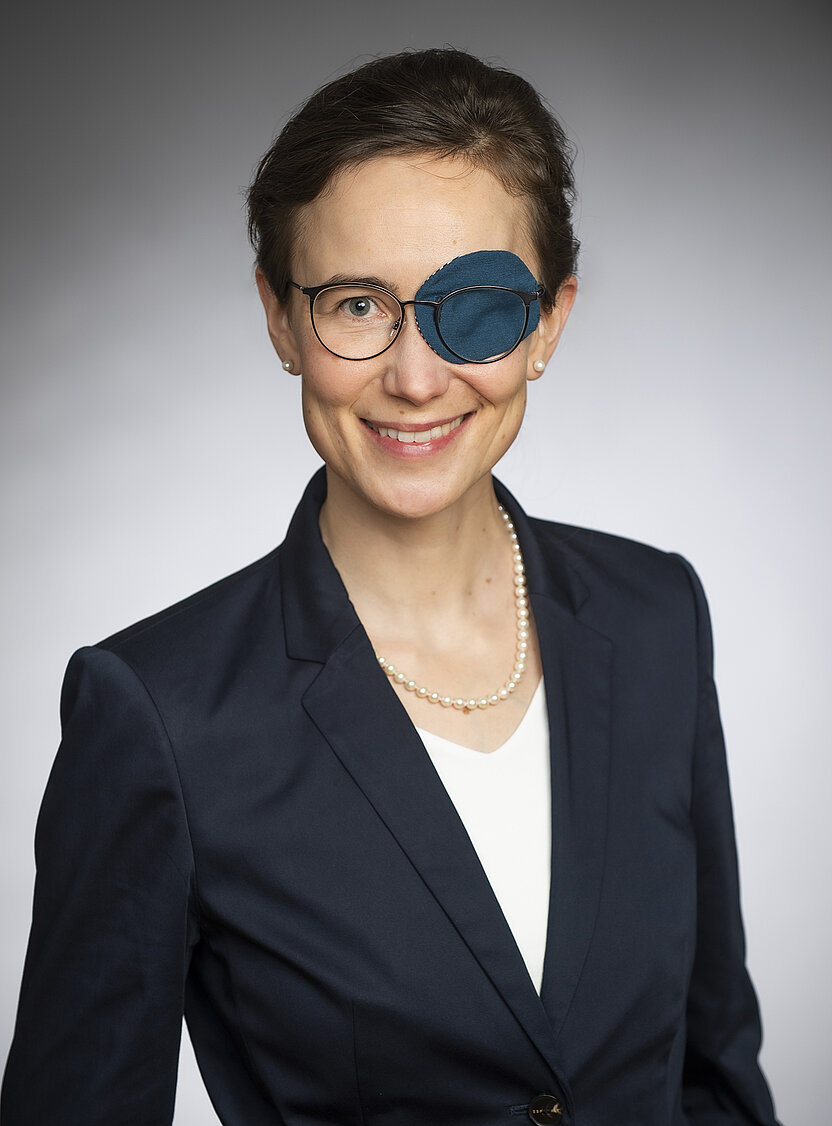Porträt Prof. Dr. rer. pol. Kathrin Breuing