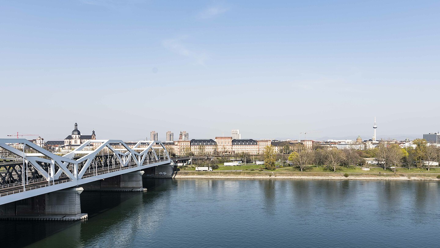 Blick auf die Stadt Mannheim von Ludwigshafen aus. © Thomas Hörenz-Rieber Blick auf die Stadt Mannheim von Ludwigshafen aus. © Thomas Hörenz-Rieber