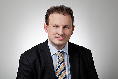 Abbildung: Porträt von Prof. Dr. Stefan Höft