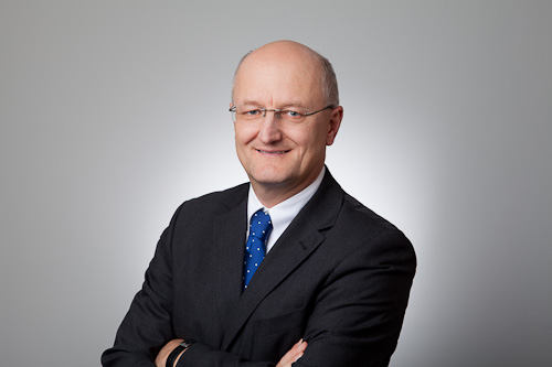 Porträt Prof. Dr. Sebastian Brandl